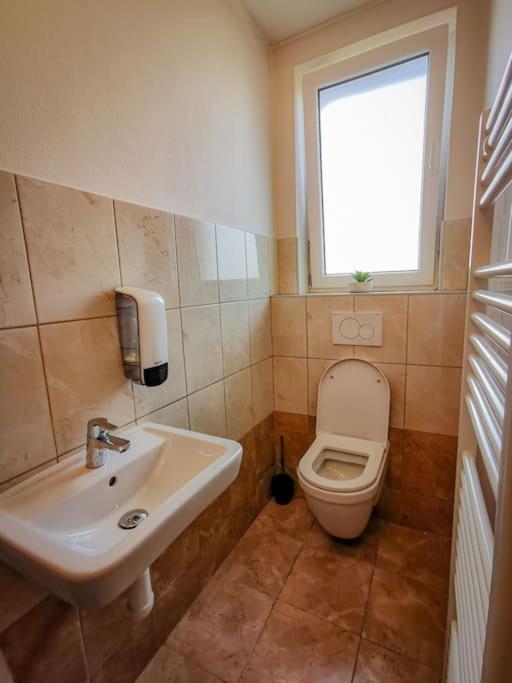 Luxusny, Plne Zariadeny, Sukromny Apartman S Klimatizaciou Nedaleko Historickeho Kupelneho Mesta Bojnice Novaky Exteriör bild