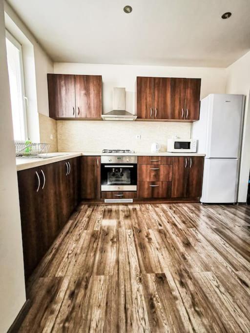 Luxusny, Plne Zariadeny, Sukromny Apartman S Klimatizaciou Nedaleko Historickeho Kupelneho Mesta Bojnice Novaky Exteriör bild
